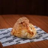 Bureka doce de banana com queijo meia cura