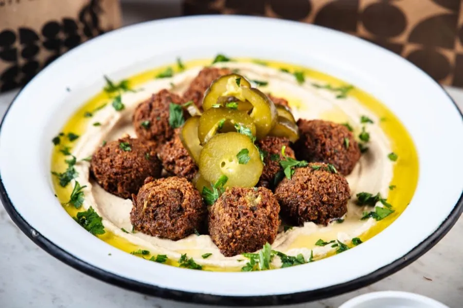 Porção de falafel com homus 250g
